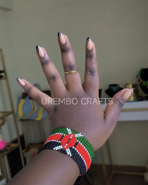 Kenyan flag Custom bracelet.This size can me made in any desired colours or flags. Available on pre-order To pre-order +254722370612 #kenyansinusa #kenyansindiaspora #kenyafashion #madeinafricafortheworld #kenyanbracelets #handmadewithlove #custombracelets Kenyan Flag, Kenya Fashion, Custom Bracelet, Custom Bracelets, Pre Order, Flag, Bracelet