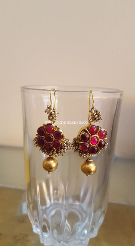 Gold antique ruby earrings design. For more earrings collections, check the complete collection on our website. Ruby Chandbali Earrings Gold, Ideas For Design, Ruby Rings, Antique Jewellery Designs, Antique Jewelry Indian, Indian Jewellery Design Earrings, Antique Gold Jewelry, Earrings Design, Gold Jewelry Earrings