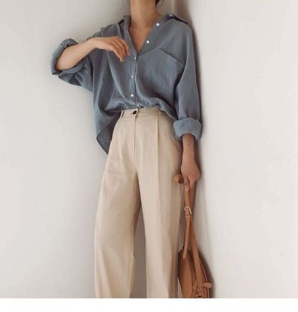 Kemeja Abu, Ootd Hijab Casual Outfit Ideas, Dark Academia Fashion Summer, Outfit Kemeja, Kemeja Denim, Dark Academia Fashion, Beige Outfit, Tumblr Outfits, Winter Clothes