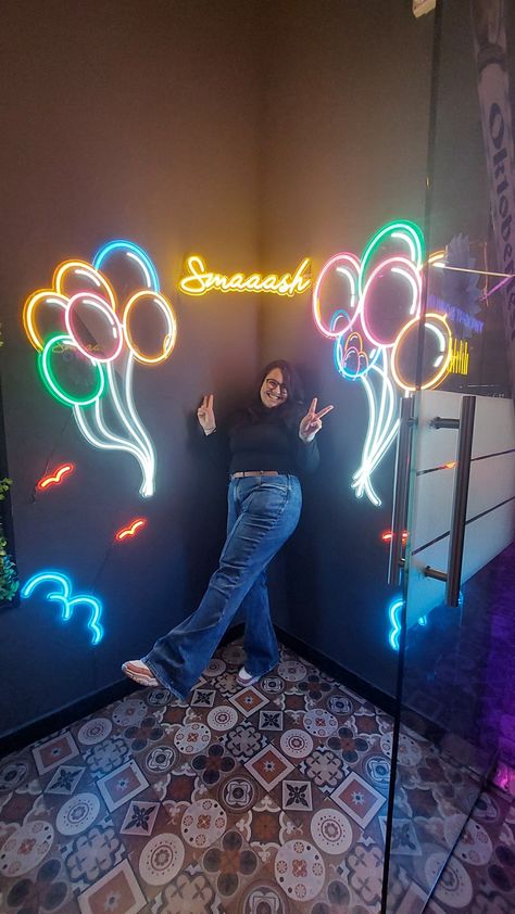 Selfie Point, Bm Logo, Happy Zone, Led Ceiling Light Fixtures, Diy Hanging Shelves, Salon Signs, Beer Pub, Neon Decor, Study Table