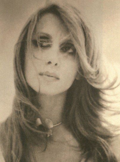 Fairuz, the most widely admired and deeply respected, Lebanese singer, in the Arab world. Old People Love, Lebanese Women, Arabic Songs, Spring Music, Arabic Music, Arab Culture, Arab World, Arab Beauty, Music Legends