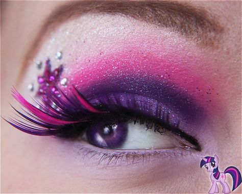 Twilight Sparkle Makeup :D Twilight Sparkle Costume, Eyeshadow Art, Sparkle Eye Makeup, Fantasy Make-up, Pony Makeup, Sparkle Makeup, Party Eyes, Princess Twilight Sparkle, Fun Makeup