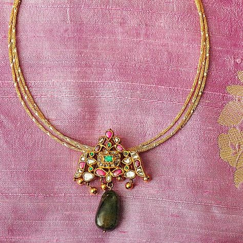 New Necklace Designs, Pretty Gold Necklaces, Ruby Necklace Designs, Antique Necklaces Design, Gold Bangles For Women, Fancy Jewelry Necklace, Antique Jewellery Designs, Fancy Jewellery Designs, Pearl Necklace Designs