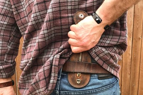 Making Change: A Less-Lethal Coin Purse from Mean Gene Leather - ITS Tactical Custom Leather Wallet, Battle Belt, Edc Wallet, Waist Purse, Genius Ideas, Vintage Leather Bag, Pu Leather Wallet, Leather Coin Purse, Coin Wallet