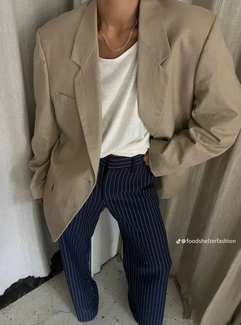 Blazer With No Shirt Underneath, Beachy Style Outfits, Pinstripe Pants Outfit, Blazer Casual Outfit, Chique Outfits, Blazer Outfit, Pinstripe Pants, Stil Inspiration, Looks Street Style