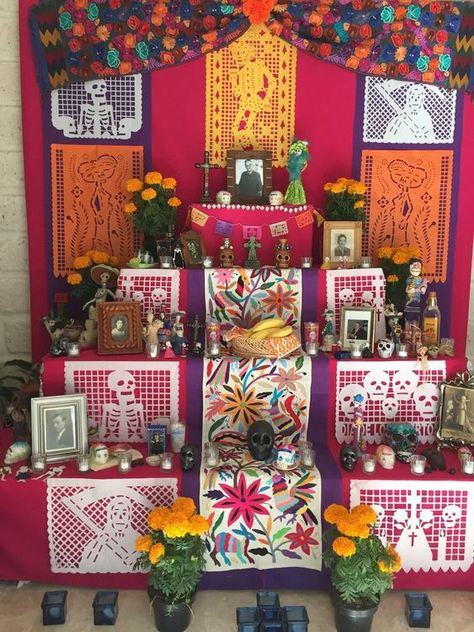 Dia De Los Muertos Decorations Ideas Altars, Altar De Muertos Ideas, Ofrenda Ideas, Altar Muertos, Dia De Muertos Altar Ideas, Dia De Los Muertos Party Ideas, Day Of The Dead Diy, Dia De Los Muertos Decorations Ideas, Mexico Day Of The Dead