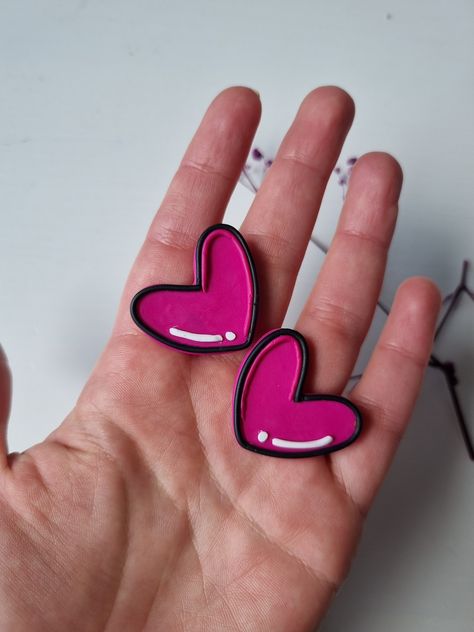 handmade polymerclay earrings heart shape using pop art inpiration Pop Art Polymer Clay Earrings, Comic Earrings, Clay Heart Earrings, Heart Polymer Clay, Valentines Earrings, Magenta Color, Art Earrings, Earrings Heart, Bold Earrings