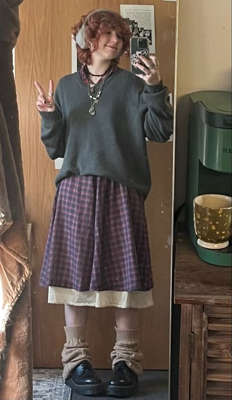 my favorite sweater Old Lady Clothes Outfits, Big Sweater Outfit Aesthetic, Grandpacore Outfits Women, Cozycore Outfit, Comfy Alt Outfits, Small Town Outfits, Long Skirt Fall Outfits, Fall Clothing Aesthetic, Grunge Grandma