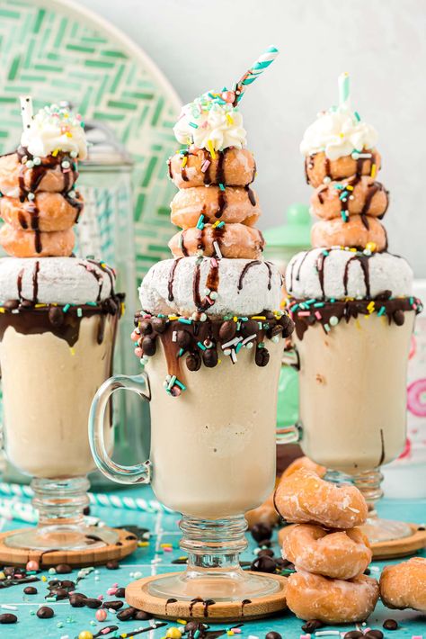 Coffee Milkshake Recipe, Shirley Temples, Homemade Milkshake, Nutella Hot Chocolate, Best Milkshakes, Coffee Milkshake, Cocoa Puffs, Pumpkin Pudding, Coffee Treats