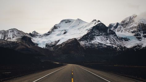 Travel Outfit Summer Airport, The Mountains Are Calling, Tumblr Photography, Travel Book, Image Hd, Land Scape, Travel Art, Travel Posters, The Mountain