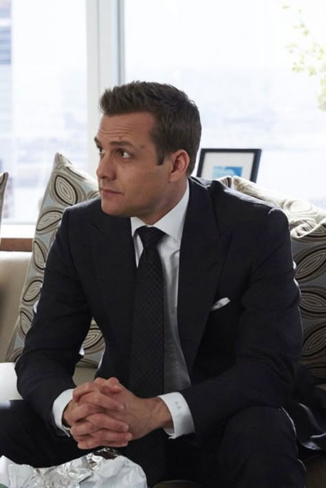 Marvey Suits, Harvey Specter Haircut, Suits Harvey Specter, Harvey Spectre, Harvey Suits, Suits Tv Series, Suits Tv Show, Suits Harvey, Specter Suits