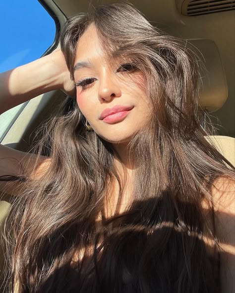 Car Selfies Poses, Selfie Idea In Car, Morning Selfie Ideas, Cute Car Selfie Poses, Insta Selfie Ideas Aesthetic, Selfie In Car Aesthetic, Selfie Poses Car, Car Selfie Poses Instagram, Natural Selfie Poses