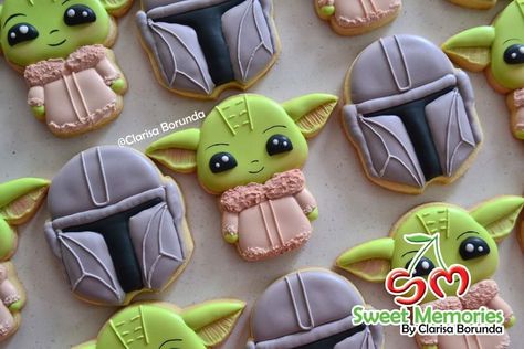 Grogu (baby yoda) Grogu Cookies Decorated, Grogu Cookies, Baby Yoda Cookies Decorated, Mandalorian Cookies, Baby Yoda Cookies, Yoda Birthday, Yoda Party, Cookies Decoradas, Cookies Theme