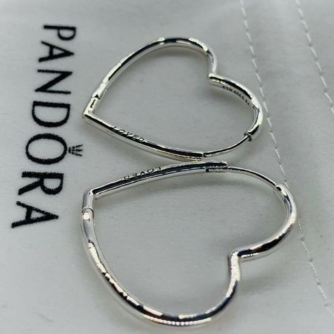 New pandora Asymmetric Hearts Hoop Earrings Pandora Heart Earrings, Pandora Earrings Studs, Silver Earrings Aesthetic, Oc Group, Earrings Pandora, Pandora Family, Lavender Earrings, Aesthetic Earrings, Pandora Earrings