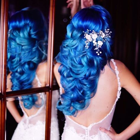 Blue Hair Wedding, Blue Hair Bride, Hair With Long Bangs, Fairytale Ball, Exotic Hair Color, Short Blue Hair, Jewel Hair, Types Of Hair Color, Descendants Characters