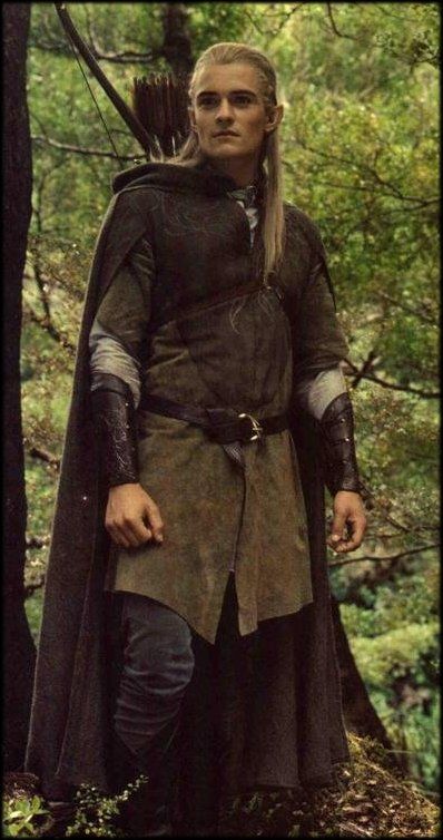 I know I pin so many pictures of Legolas, but he is beautiful. No argument. If you do argue - your argument is invalid. Orlando Bloom Legolas, Legolas And Thranduil, Roi Arthur, Between Two Worlds, Tauriel, Fellowship Of The Ring, Thranduil, Orlando Bloom, Medieval Clothing