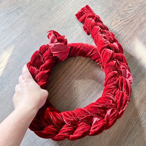 How to Make a Braided Velvet Wreath | Chica and Jo Velvet Wreath, Green Christmas Tree Decorations, Wreaths For Sale, Xmas Wreaths, Wreath Making, Christmas Trends, Modern Christmas, Holiday Decor Christmas, Christmas Deco