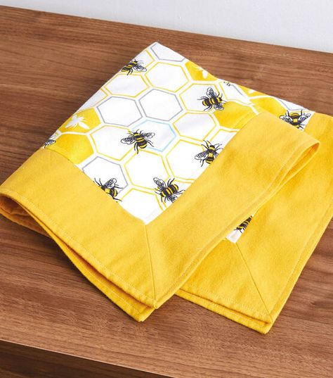 Self Binding Flannel Baby Receiving Blanket Self Binding Baby Blanket, Sewing Projects Ideas, Fleece Sewing Projects, Flannel Baby Blanket, Baby Flannel, Baby Receiving Blankets, Flannel Baby Blankets, Kids Flannel, Sewing Fleece