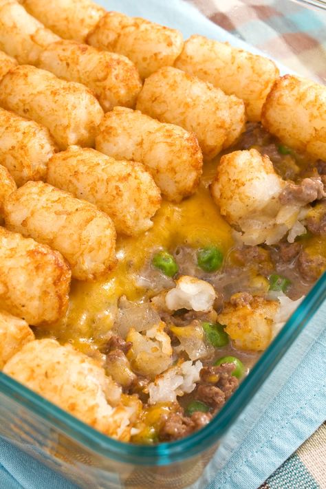 Hamburger Tater Tot Casserole, Minnesota Hot Dish, Tater Tot Hotdish, Salat Wraps, Hotdish Recipes, Tater Tot Casserole Recipes, Ground Beef Casserole Recipes, Tot Casserole, Tater Tot Casserole