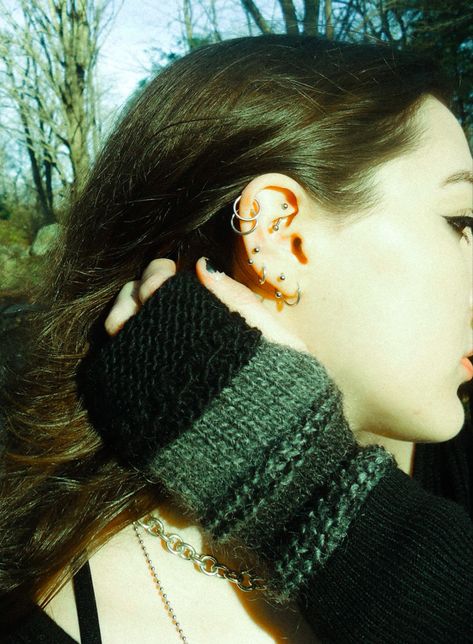 Unique Ear Piercings, Nail Piercing, Cool Ear Piercings, Pretty Ear Piercings, Cool Piercings, Cute Piercings, Dope Jewelry, Pierced Jewelry, Funky Jewelry