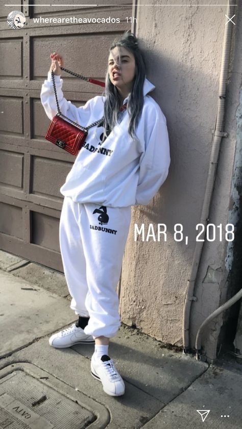 Billie Eilish 2019, Billie Eilish Outfits, Billie Eilish Vídeos, Outfit Jeans, Active Outfits, Style Outfits, Outfit Goals, Really Cute Outfits, Billie Eilish