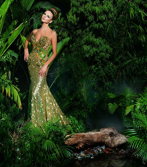 Leo Almodal, Winter Haute Couture, Green Dress, Strapless Dress Formal, Autumn Winter, Prom Dresses, Fall Winter, Formal Dresses, Couture