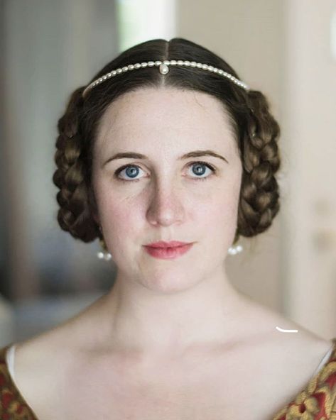 Morgan Donner, Historical Hairstyles, Medieval Garb, Period Dress, Daily Hairstyles, Into Fashion, Medieval Costume, Medieval Dress, Medieval Clothing