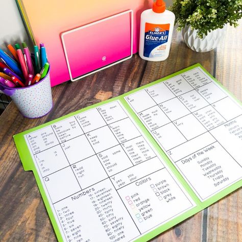 4th Grade Sight Words, Word Wall Template, Portable Word Walls, Sight Word Wall, November Writing, Personal Word Wall, Student Folders, Kindergarten Phonics, Writing Time