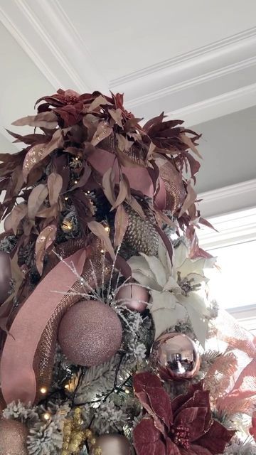 Holiday Decor Designer - Movie Set Designer - Interior Design on Instagram: "Flash back to 2020. #mauvetree #mauve #christmastablesetting #christmas #Christmasribbon #instagood #christmas2022 #dmvchristmasdecorations #christmasdecor #luxurychristmasdecorations #luxurychristmasdecor #atlchristmasdecor #christmasinspiration #christmasinspo #christmasdesignermarket #christmastreeideas #christmastree #holidayjoy #holidaytree #christmasinspiration #christmasdesign #instagramreels #viralreels #chr Mauve Christmas Tree Decorations, Mauve Christmas, Luxury Christmas Decor, Designer Interior, Movie Set, Luxury Christmas, Back To, Christmas Deco, Gold Christmas