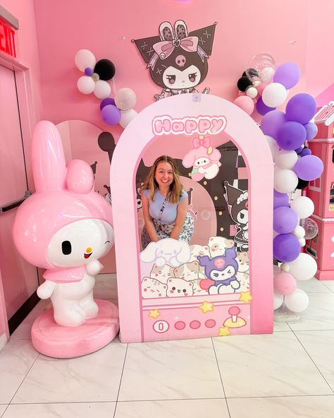 🌸🍦🐰🎀🍬🐈 Sanrio Centerpiece Ideas, Sanrio Themed Party Aesthetic, My Melody Theme Birthday Party Ideas, Sanrio Party Backdrop, Sanrio Party, Hello Kitty Theme Party Backdrop, Hello Kitty In Paris Birthday, Hello Kitty Backdrop 1st Birthdays, Hello Kitty Birthday Theme