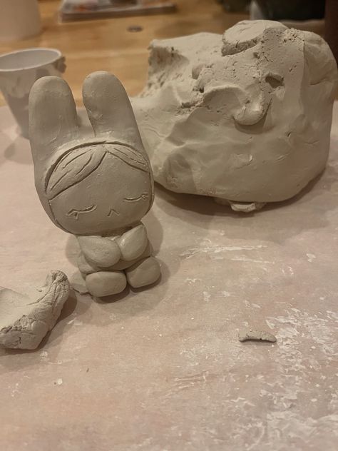 Cute Hobbies, Clay Face Sculpture, Clay Ideas Cute, Clay Projects Ideas, Air Dry Clay Sculpture, Cute Clay Ideas, Clay Trinkets, Clay Cute, Clay Inspo