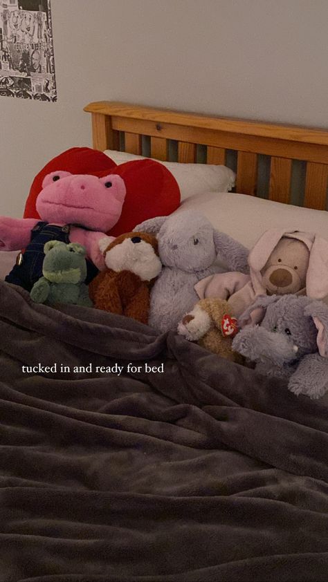 Bed With Stuffed Animals Aesthetic, Stuffed Animals On Bed Aesthetic, Soft Toys Aesthetic, Plush Photography, Octopus Stuffed Animal, Jelly Cat, Comfy Bed, Cute Stuffed Animals, Build A Bear