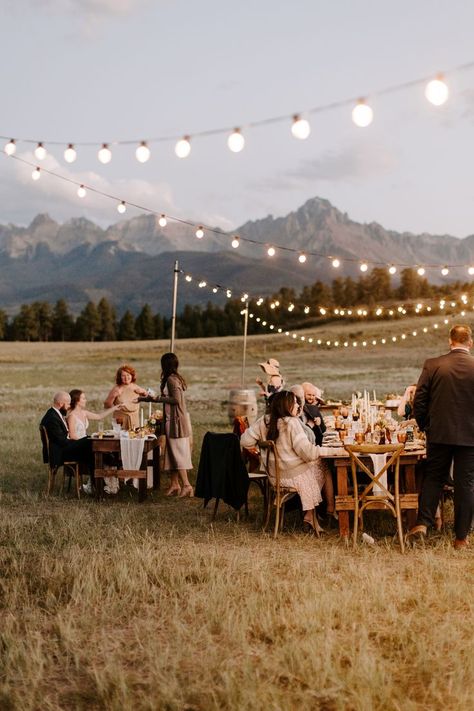 Backyard Wedding Mountains, Backyard Colorado Wedding, Mountain Dinner Party, Wedding Aesthetic Nature, Wedding Ideas In The Mountains, Small Intimate Farm Wedding, Small Wedding In Nature, Outdoor Wedding Without A Tent, Outdoor Dusk Wedding