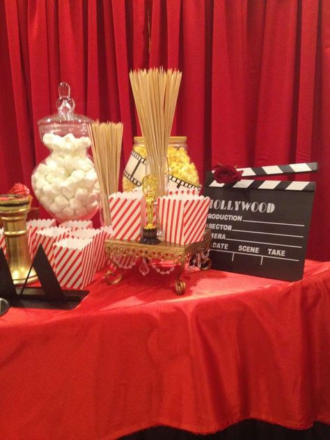 Sweet Sixteen Red Carpet Theme, Red Carpet Candy Bar, Vip Party Ideas Decor, Red Carpet Banquet, Red Carpet Formal Theme, Vip Birthday Party Ideas, Red Carpet Sweet 16 Party Ideas, Red Carpet School Dance, Red Carpet Party Decor