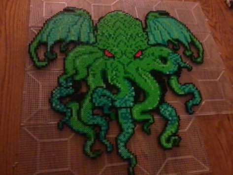 Cthulhu Perler, Perler Pattern, Cross Stitch Sampler Patterns, Perler Creations, Pokemon Perler Beads, Nerd Crafts, Melty Bead Patterns, Beads Patterns, Show Piece