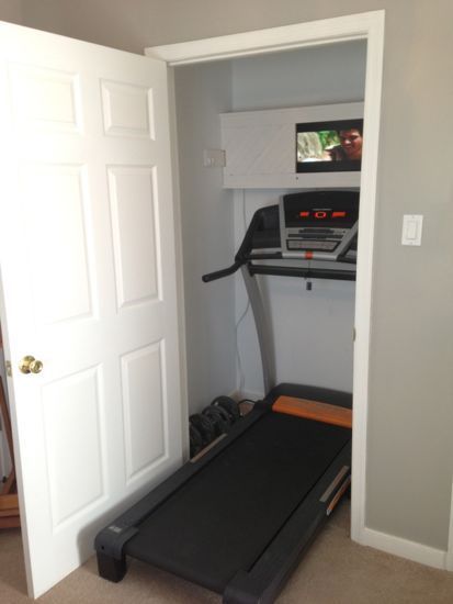 I don't like running on a treadmill, but if I did, this would be pretty sweet. Closet turned into a Treadmill/Work-Out Closet. www.tommyandellie.com Gym Room At Home, Attic Design, Attic Renovation, Attic Storage, Attic Remodel, Gym Room, Guest Room Decor, Attic Rooms, Up House