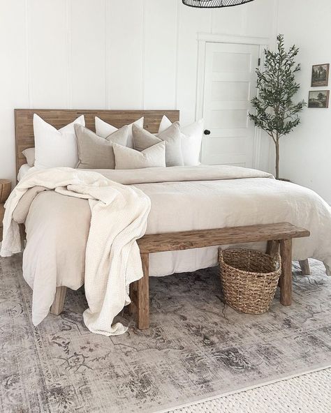 SAGE PHILLIPS | home decor + diy (@sagephillipshome) • Instagram photos and videos Wood Bed Set, Minimalist Blankets, Modern Organic Bedroom, Organic Bedroom, Neutral Bedroom Decor, Natural Bedroom, Earthy Bedroom, Neutral Bedrooms, Bedroom Decor Inspiration