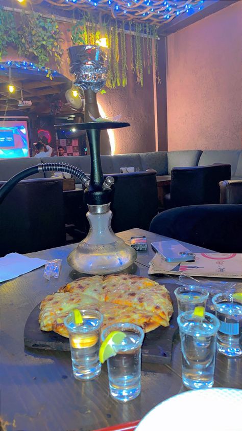 Hooka Bar Instagram Story, Shishabar Snapchat, Hukka Snap, Hukkah Lover Snapchat, Hukka Lover, Goa Food, Movie Night Photography, Money Images Cash Indian, Chocolate Tumblr