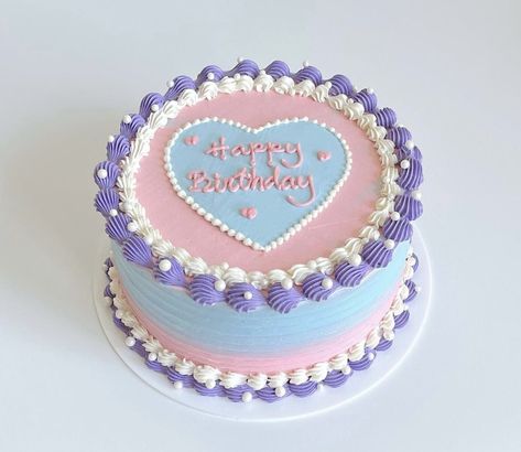 Pink And Blue Vintage Cake, Pink And Purple Birthday Cake, Korea Cake, Heart Birthday Cake, Bolo Vintage, White Birthday Cakes, Cake Mix Desserts, Vintage Birthday Cakes, Heart Birthday