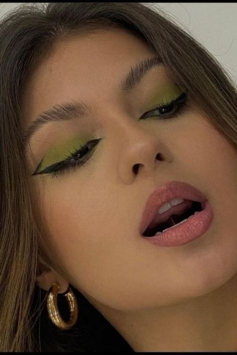 Green Winged Eyeliner, Green Liner Makeup Looks, Bachelorette Makeup, Musical Makeup, Glitter Tears, Makeup Lights, Makeup Lighting, Pure Makeup, Mystic Garden