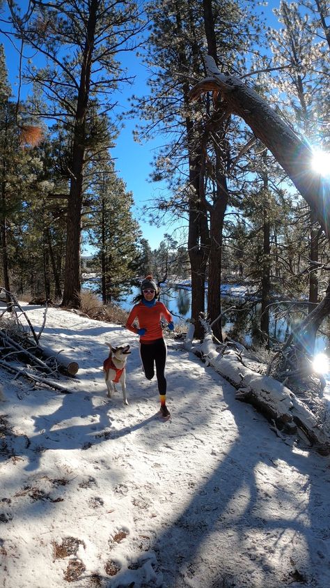 Trail Running With Dogs, 2024 Vision Board Running, Running Winter Aesthetic, Running In The Winter, Winter Fitness Aesthetic, Running Fits Winter, Winter Workout Aesthetic, Outdoor Running Outfit, Winter Running Aesthetic