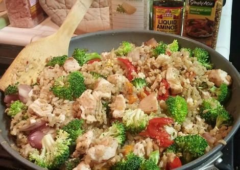 Chicken Broccoli "Fried" Rice (FTDI) MooMoo Jackson Style Ftdi Recipes The Camp, Ftdi Recipes, Broccoli Fried Rice, Clean Eating Vegan, Arroz Frito, Garlic Green Beans, Lemonade Recipes, Cook Chicken Breast, Chicken Broccoli