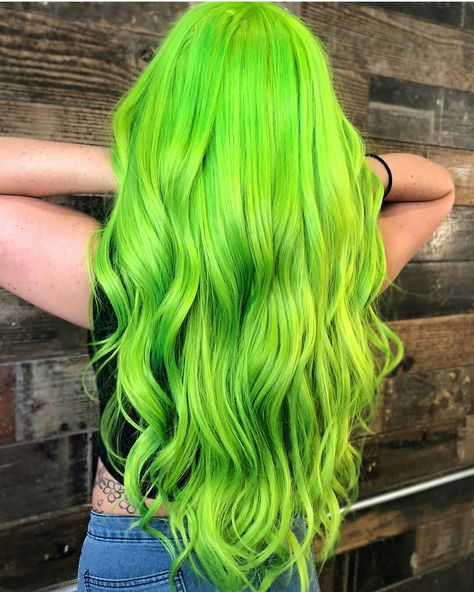 Green Hair Curly, Green Hair Long, Curly Hairstyles For Prom, Lime Green Hair, Neon Green Hair, Short Fluffy Hair, Curly Prom Hair, Cute Prom Hairstyles, Creative Hair Color