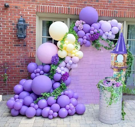 Rapunzel Birthday Backdrop, Tangled Balloon Garland, Rapunzel Backdrop, Rapunzel Birthday Party Decorations, Tangled Decorations, Tangled Quince, Lavender Balloons, Princess Balloons, Tangled Birthday Party