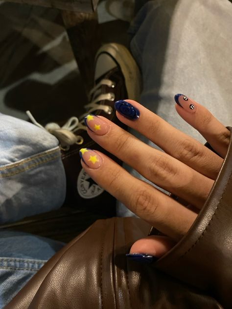 Coraline, coraline jones, halloween nails, stars nails, blue nails, nail ideas, october nails, fall nails, coraline nails, nail inspo Easy Coraline Nails, Coraline Nails Art, Caroline Nails, Nails Coraline, October Nails Fall, Coraline Nails, Nails Stars, Stars Nails, Nails Fall Nails