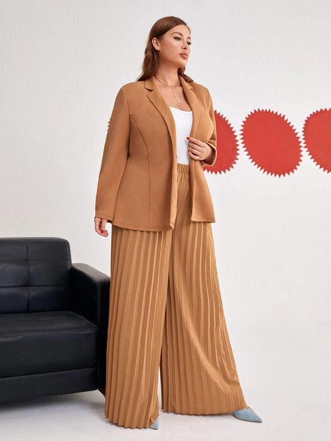 SHEIN Plus Lapel Neck Blazer & Pleated Wide Leg Pants Without Belt | SHEIN USA Plus Size Wide Leg Pants, Plus Size Suit, Body Positive Fashion, Pleated Wide Leg Pants, Outfit Dinner, Wide Leg Pant Suit, Dress And Jacket Set, Flattering Outfits, Plus Size Suits