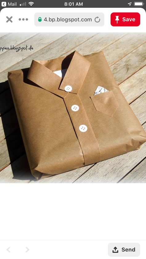 How To Gift Wrap A Shirt Ideas, Diy Christmas Gifts For Grandpa, Gift Wrapping For Boyfriend, Creative Gift Wrapping Birthday, Brown Wrapping Paper Ideas, Birthday Wrapping Ideas, Funny Christmas Wrapping, Christmas Gift Wrapping Diy, Creative Wrapping