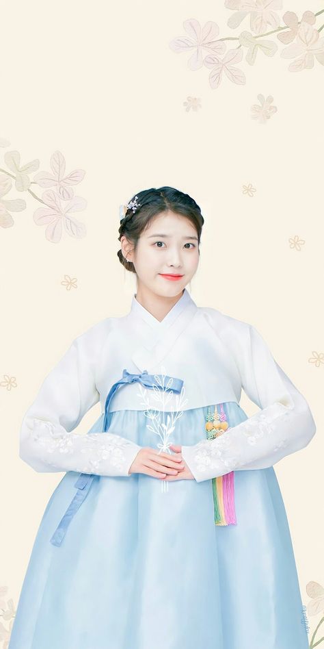 Korean Hanbok Hairstyle, Hanbok Hairstyle, Iu Dress, Iu Pics, Iu Wallpaper, Traditional Asian Dress, Korea Dress, Korean Traditional Dress, Korean Hanbok