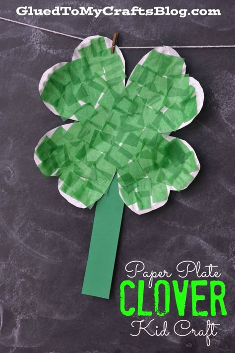 Paper Plate Clover {Kid Craft} for St Patrick's Day. March Crafts For Kids, Clover Craft, Sant Patrick, Saint Patricks Day Art, St Patricks Day Crafts For Kids, St Patricks Day Crafts, March Crafts, St Patricks Crafts, St Patrick Day Activities