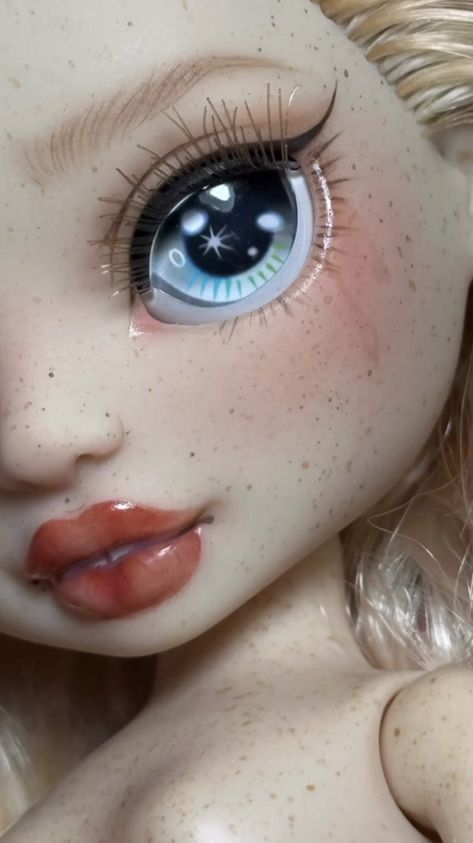 Ooak Rainbow High, Lol Doll Repaint, Rainbow High Doll Repaint, Lol Omg Dolls Aesthetic, Shadow High Restyle, Rainbow High Doll Restyle Ideas, Custom Rainbow High Dolls, Rainbow High Repaint, Rainbow High Restyle